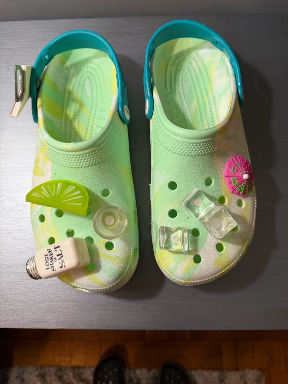 Margaritaville CROCS Ladies/Mens lime green tie dye with  FABULOUS jibbitz!